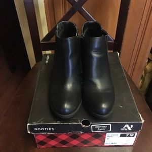 New women’s Arizona booties